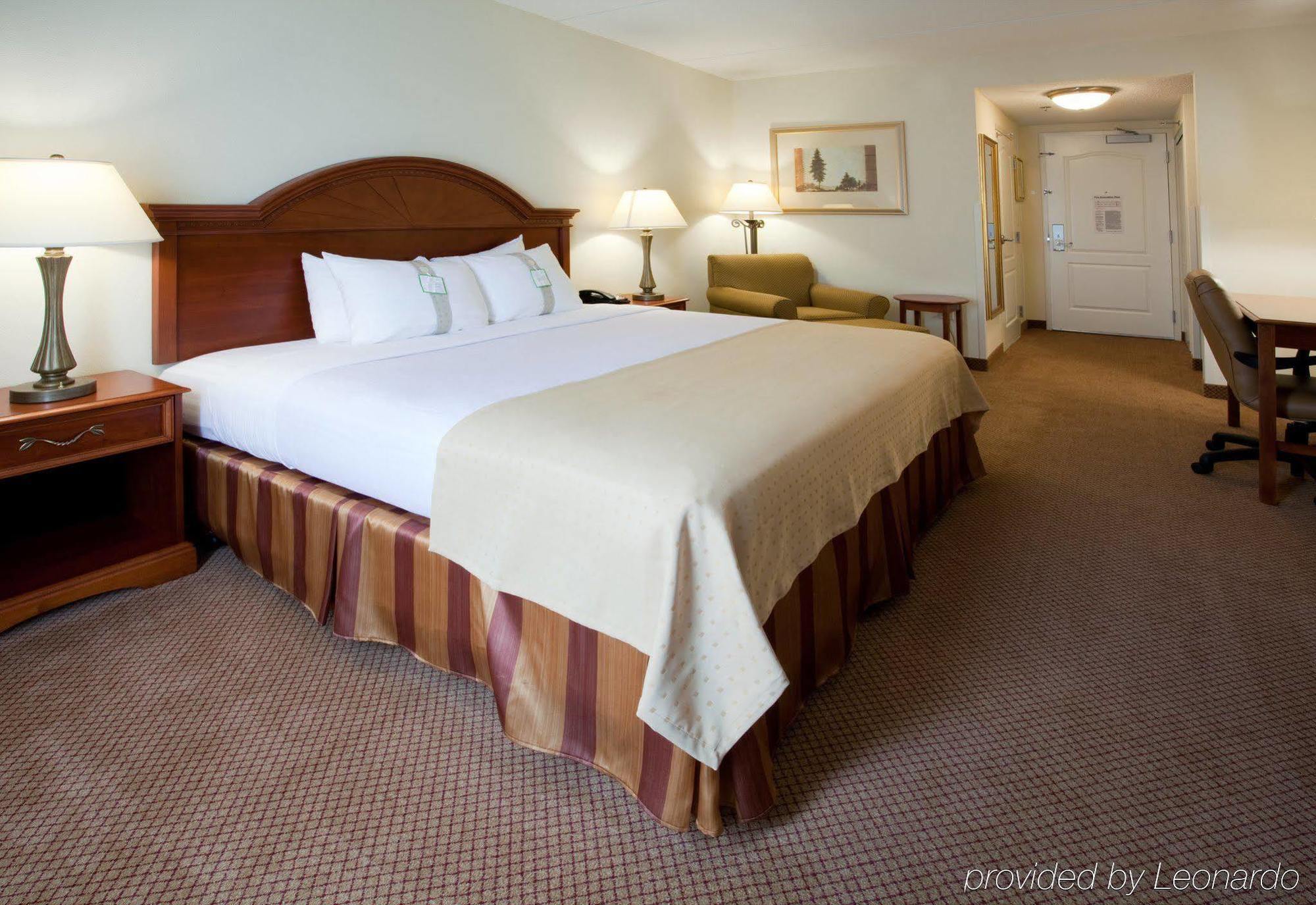 Holiday Inn Raleigh Durham Airport By Ihg Morrisville Room photo